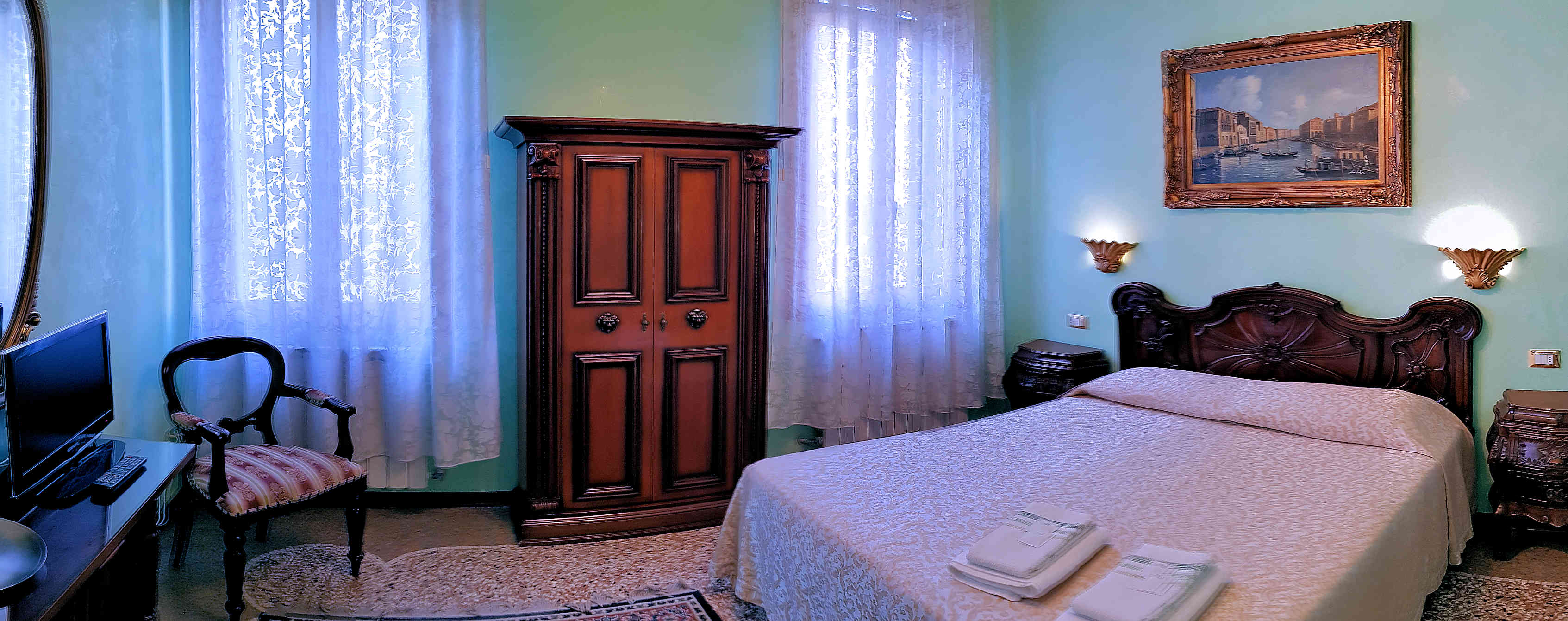 Enchanted Pearl room ensuite